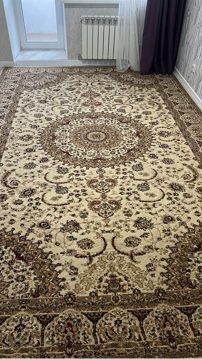 Кілем сатылады .Б/У