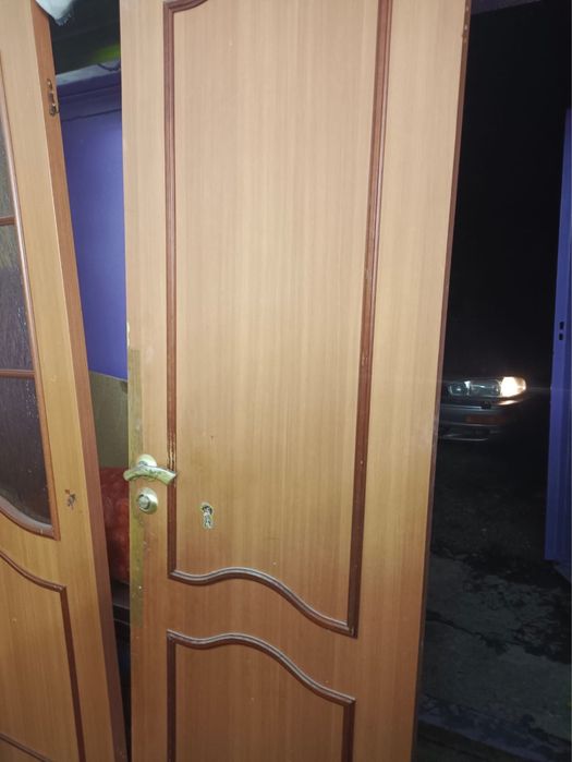 Продам межкомнатные двери