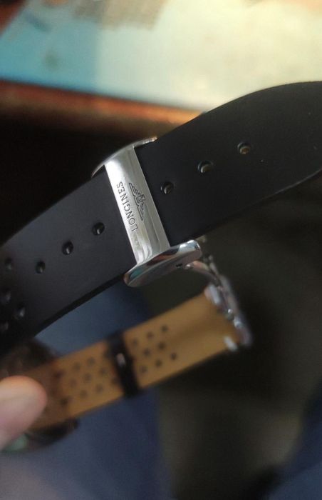 Продаются мужские часы