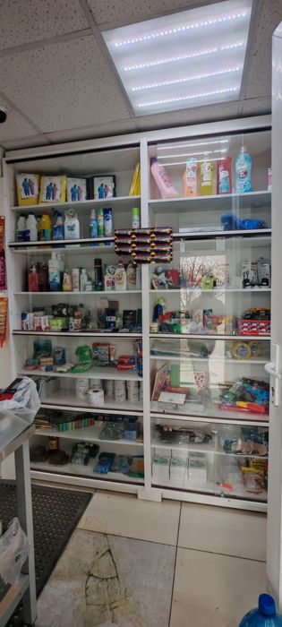 Стеклянная витрина для химии г Астана