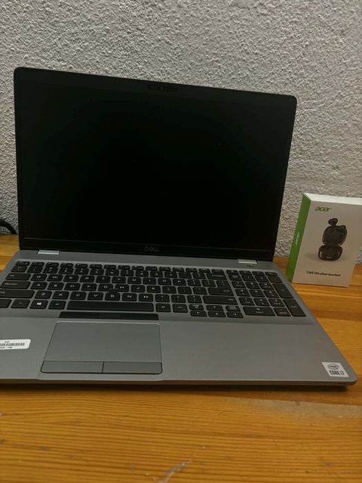 Продавам лаптоп Dell Precision 3550