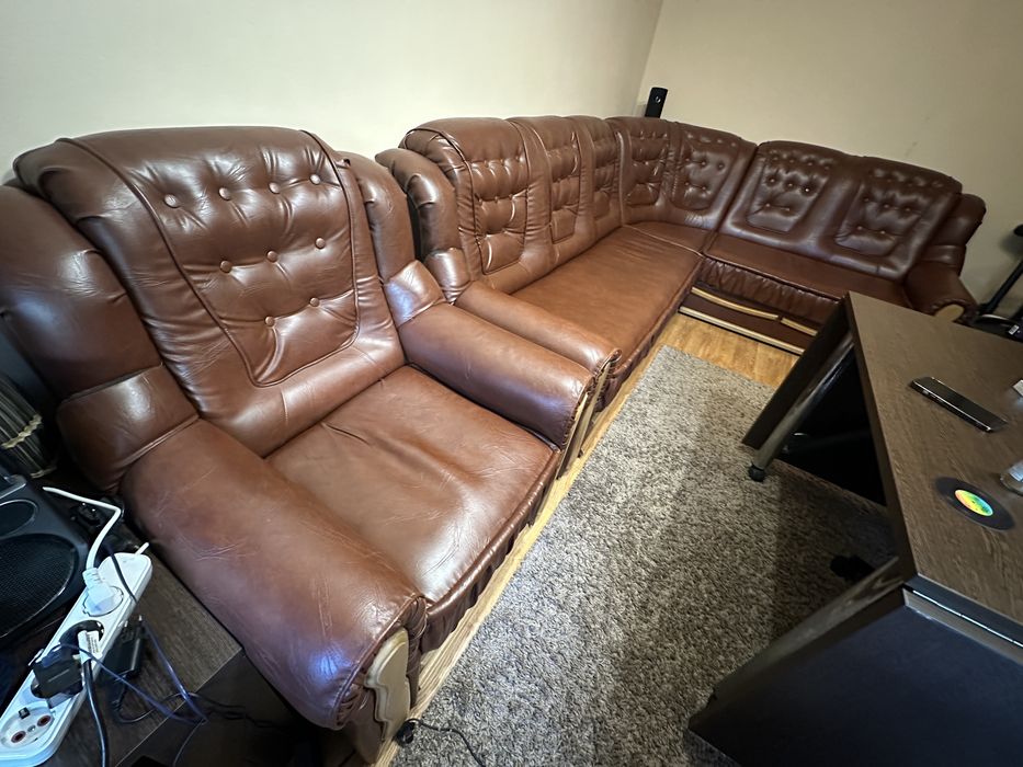 Coltar living extensibil pe dreapta, 5 locuri, maro, 270 x 230 + Fotoliu