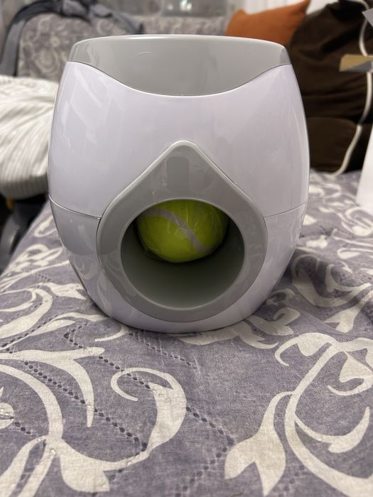 Машина за топки за кучета