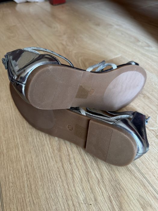 Сандали сребристи Laura Biagioti, номер 38