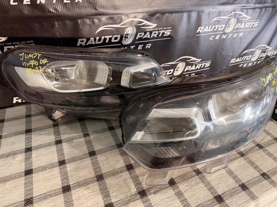 Far dreapta / stanga Citroen Jumpy Opel Vivaro