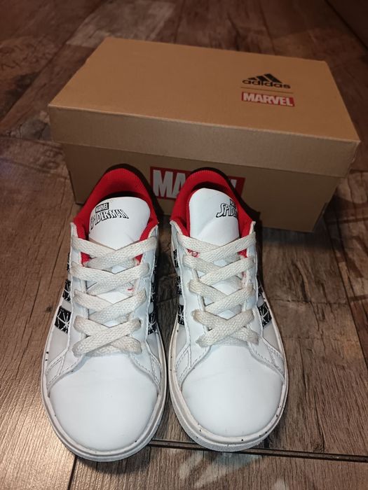 Детски маратонки Adidas 28