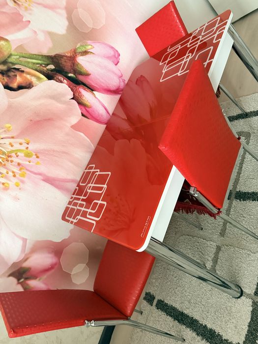 Продам Комплект стол и стулья