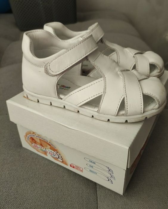 Кожени сандали 26 номер