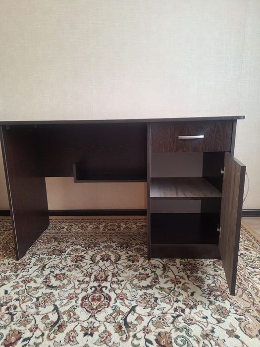 Продам письменный стол