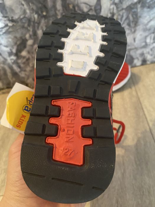 Новые Кросовки  27р