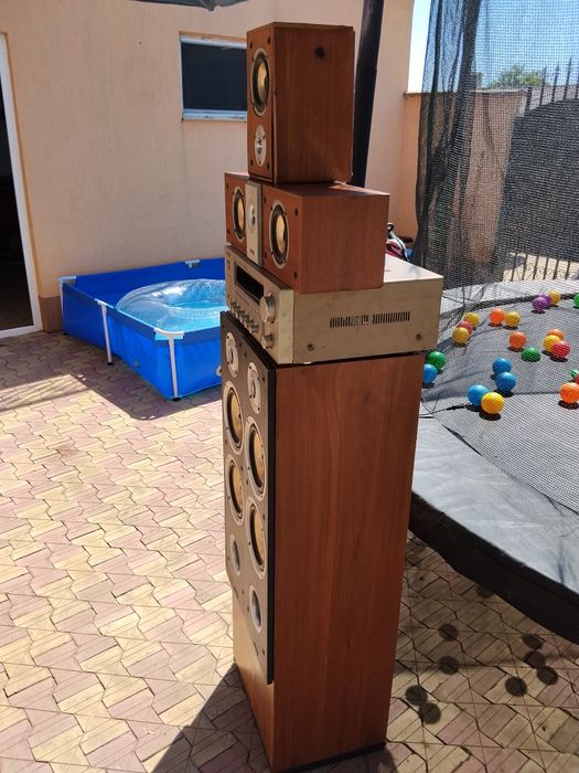 Vând boxe AKAI + statie
