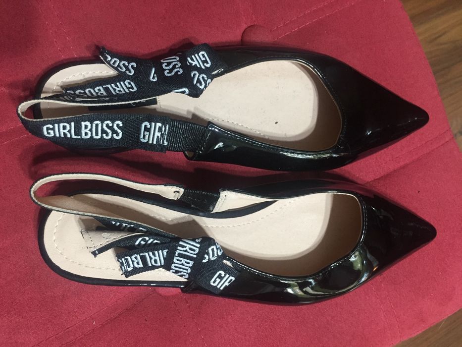 Нови дамски обувки