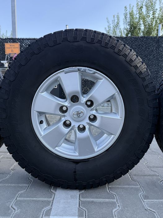 Алуминиеви джанти TOYOTA с гуми 6х139,7