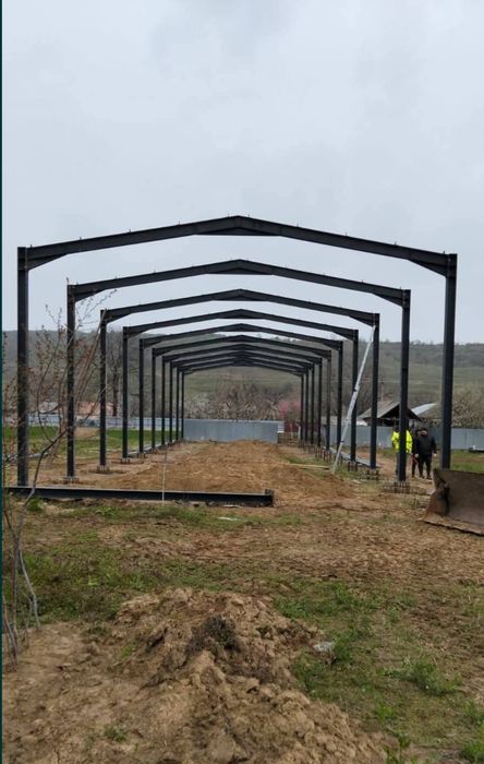 Vand hale metalice la cel mai bun preț