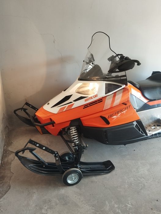 Продам снегоход Arctic cat Z1