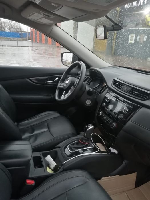 Продам машину Nissan Rogue