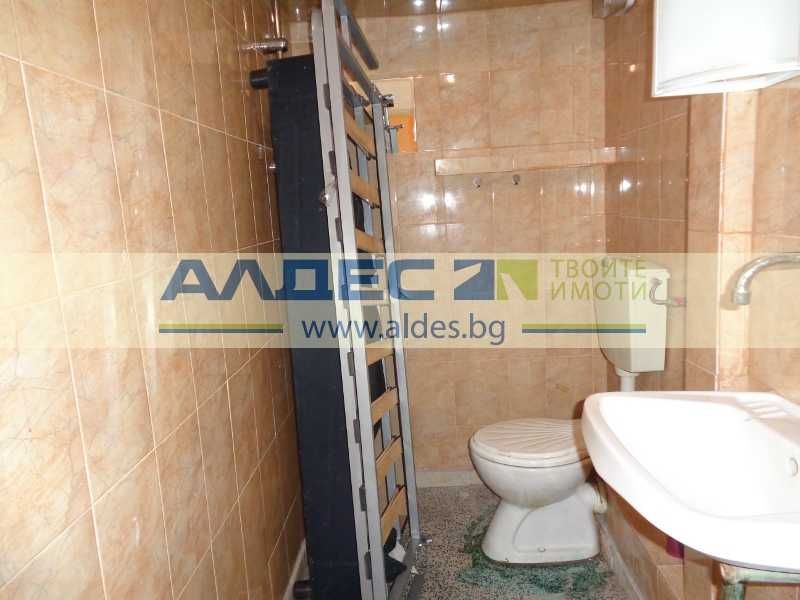 Продава се Тристаен апартамент в София, Яворов - 90 кв.м за 3323 €/кв.м - Снимка #16