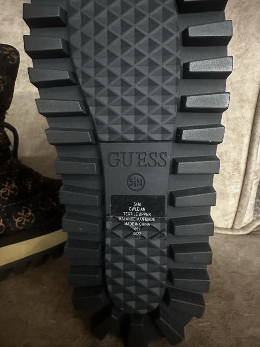 Боти Guess, нови без кутия