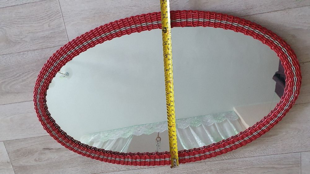 Овальное зеркало с плетеной рамкой