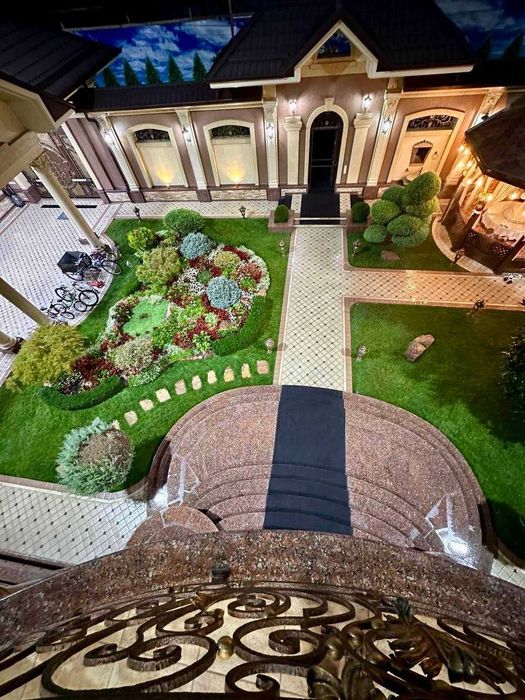 R1 Сдаётся Участок на Яккасарайском р-не, ор-р Гостиница Россия!