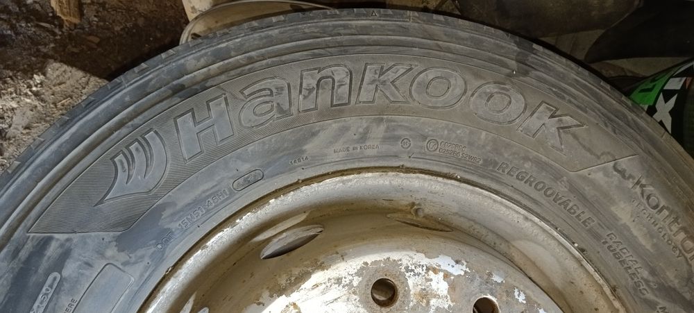 Продам резину на грузовую