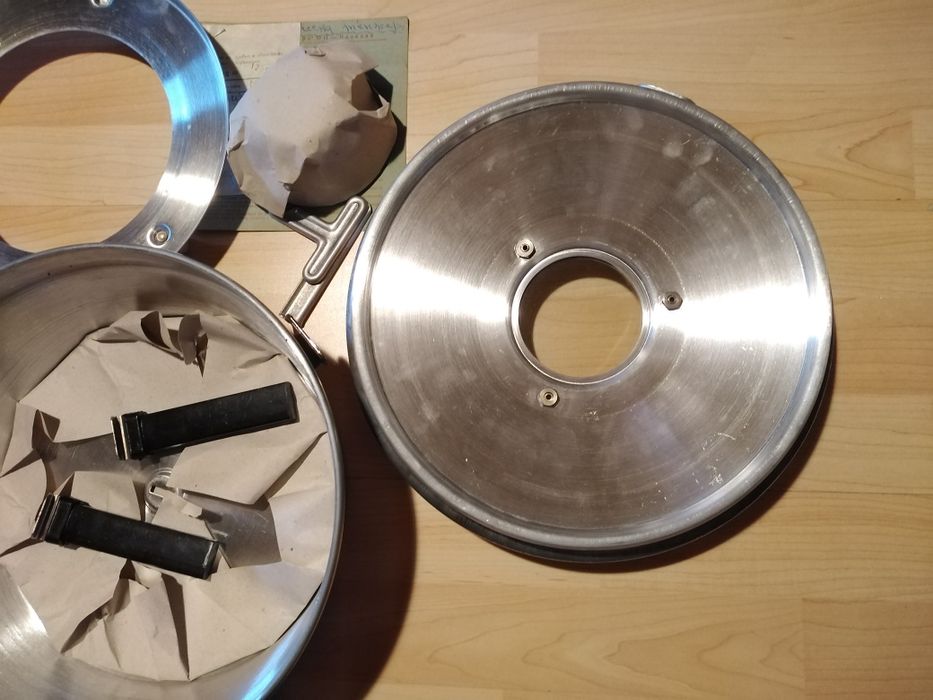 Чисто НОВА електрическа тенджера от 1983 година