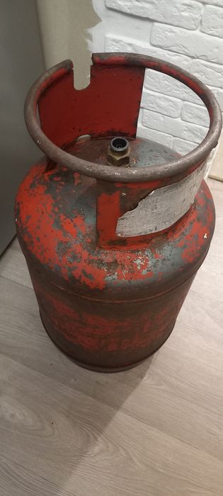 Продам газовые баллоны 10 000 тг