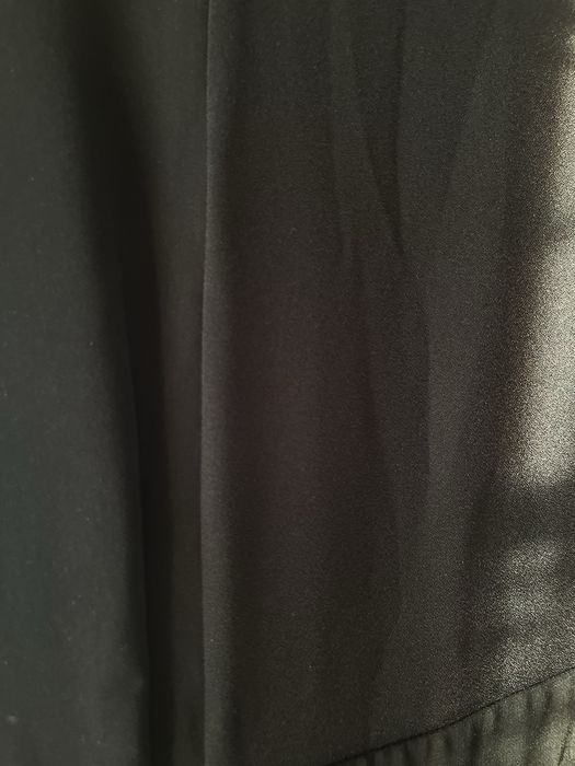 Rochie Vero Moda neagră cu maneca scurta și volănaș