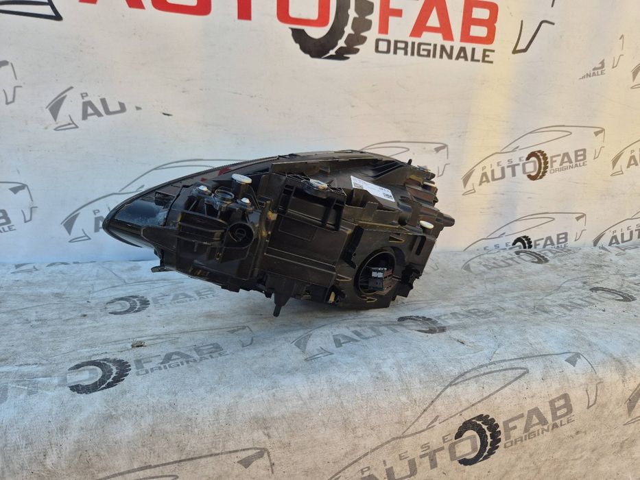 Far dreapta BMW Seria 4 I4 G22-G23-G26 LCI Full LED 5A3B302-06 an 2024