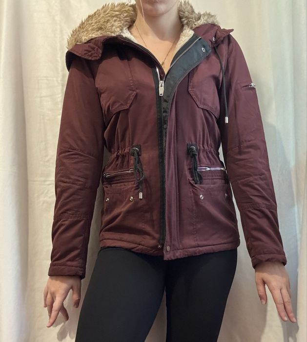 Geaca visinie BERSHKA