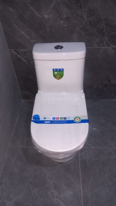 Унитаз литой моноблок