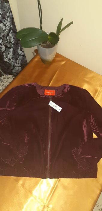 Bomber nou de catifea JOE FRESH.