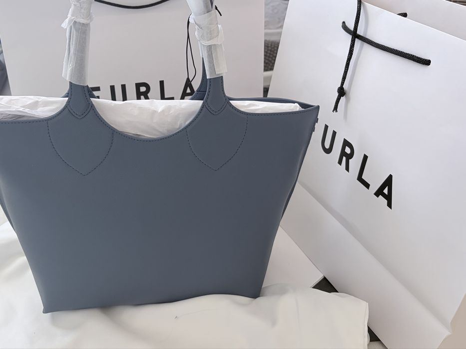 Furla -оригинална М размер