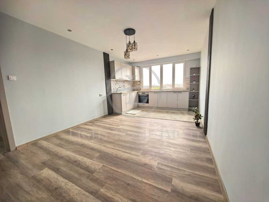 Продава се Тристаен апартамент в Пловдив, Кючук Париж - 64 кв.м за 1179 €/кв.м - Снимка #2