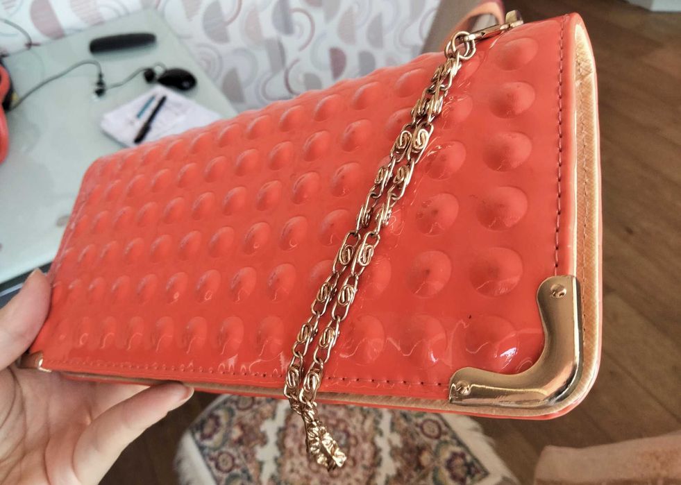 Женский КЛАТЧ на цепочке. Новый розовый коралловый. Сумочка. Кошелёк