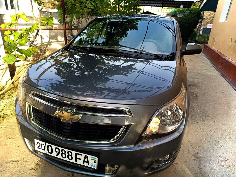 Автомобиль Седан