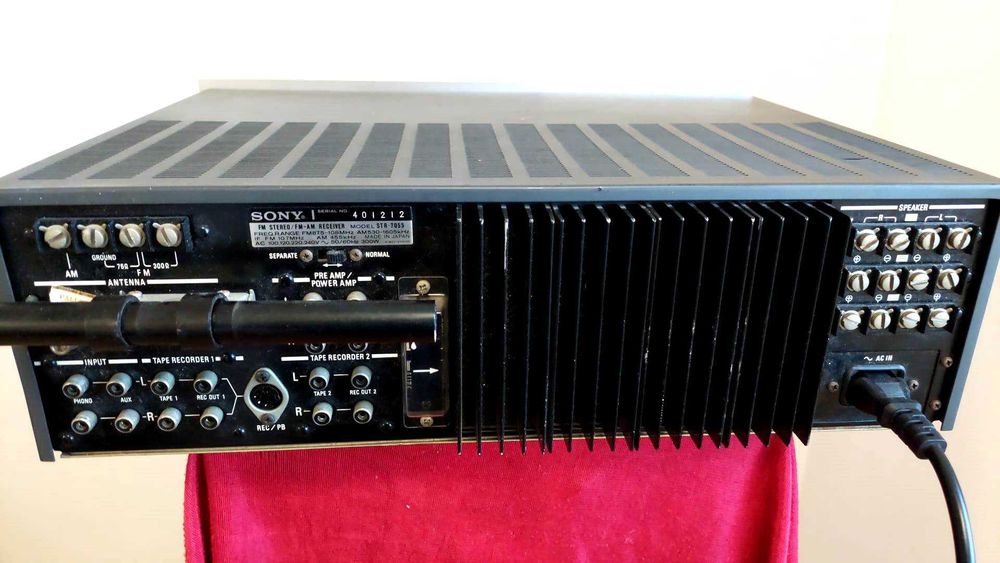 Amplituner vintage Sony STR-7055