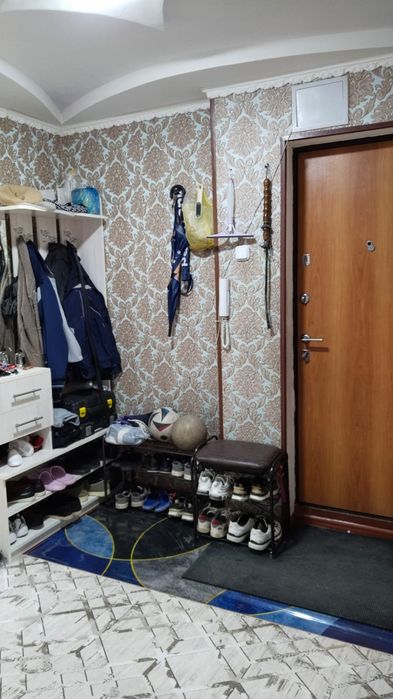Продам.  3 - ком квартиру