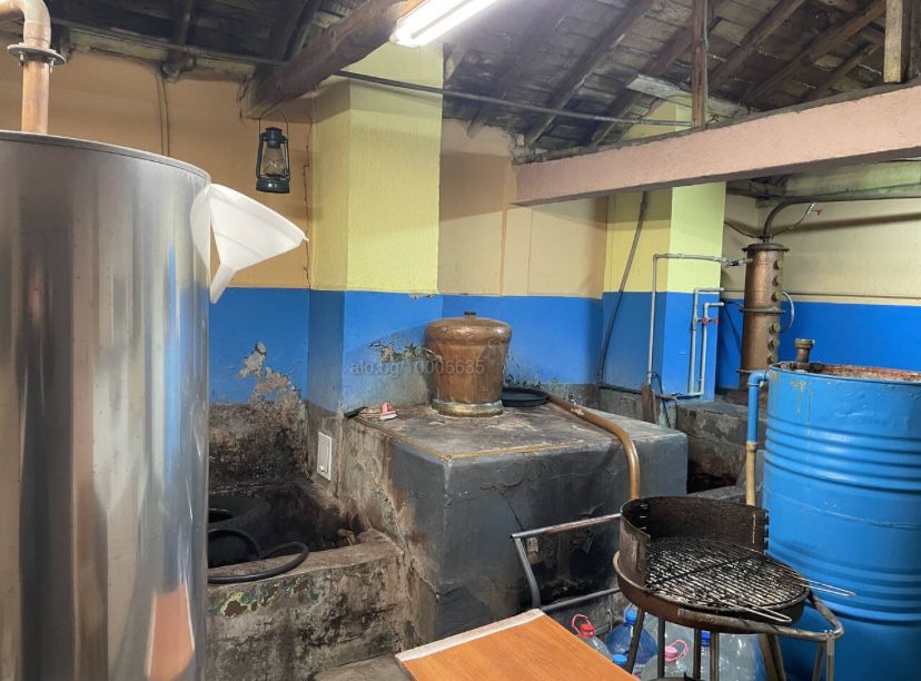 Продава се Промишлена сграда в с. Зимница, Област Ямбол - 2200 кв.м за 25 €/кв.м - Снимка #2