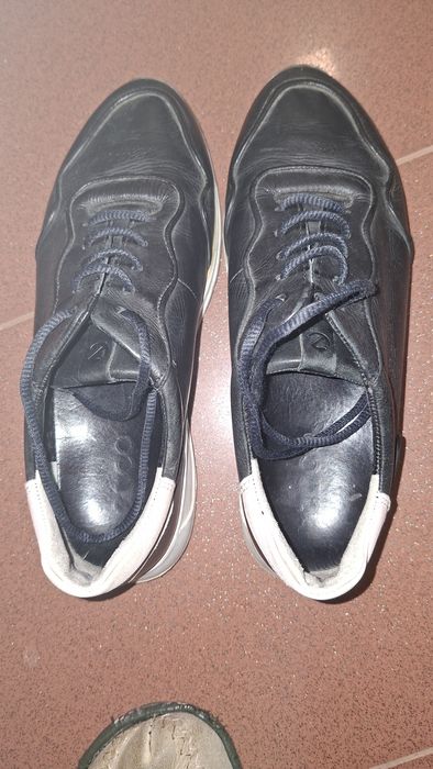 Продавам Обувки ecco