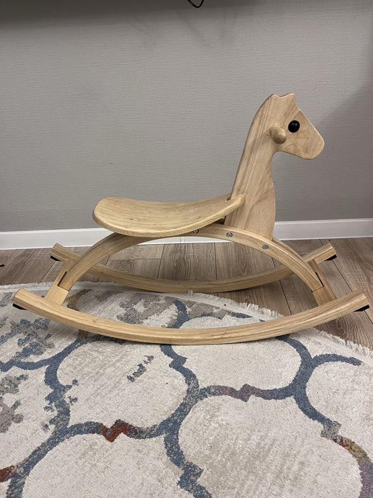 Лошадка-качалка деревянная