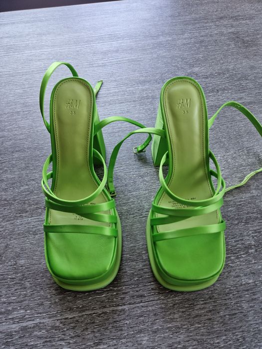 Обувки 35 номер HM