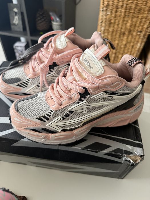 Off-white be right back
