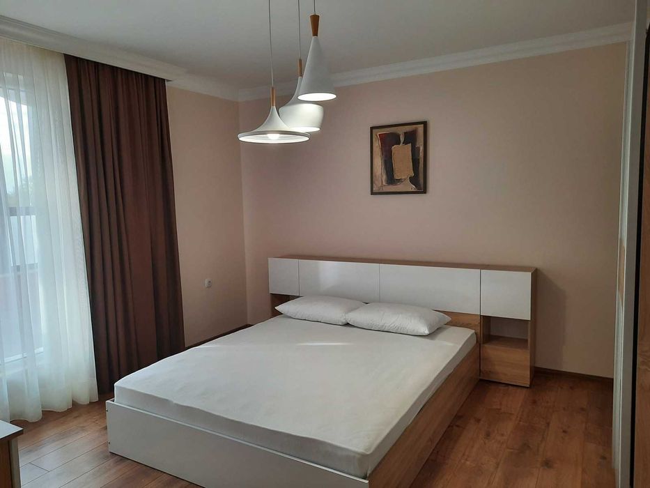 Продава се Тристаен апартамент в Пловдив, Остромила - 114 кв.м за 1272 €/кв.м - Снимка #5