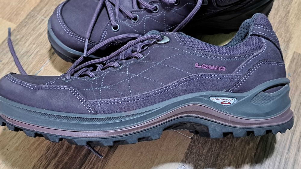 Asiks gel-маратонки 44 номер,LOWA gore tex 41 1/2 нови