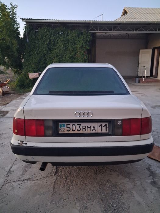 ауди с4 100,на ходу
