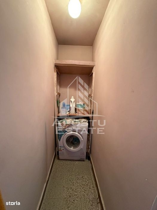Apartament de vanzare cu 3 camere, 2 bai, 2 balcoane, zona Soarelui