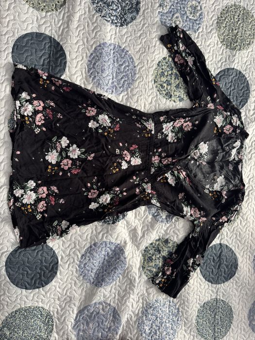 Черна туника на цветя