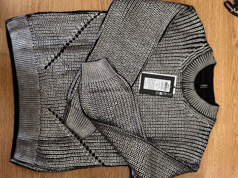 Дамски панталони, пуловер и жилетка размер xs