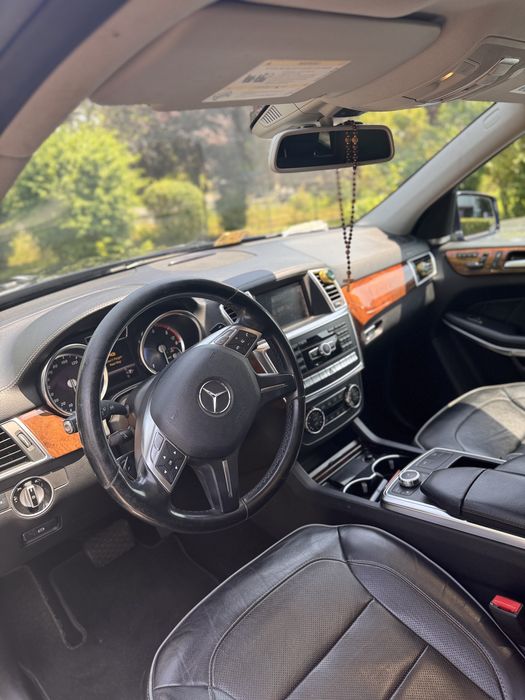 Mercedes GL 350  An 2013 model U.S.A